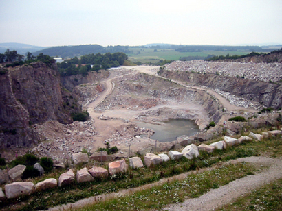 Looking into Kemnay Quarry