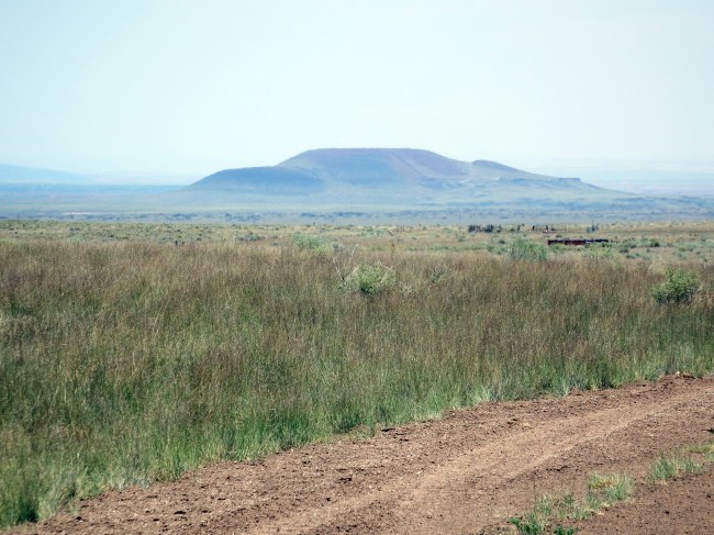 Roden Crater seen from near Leuppe